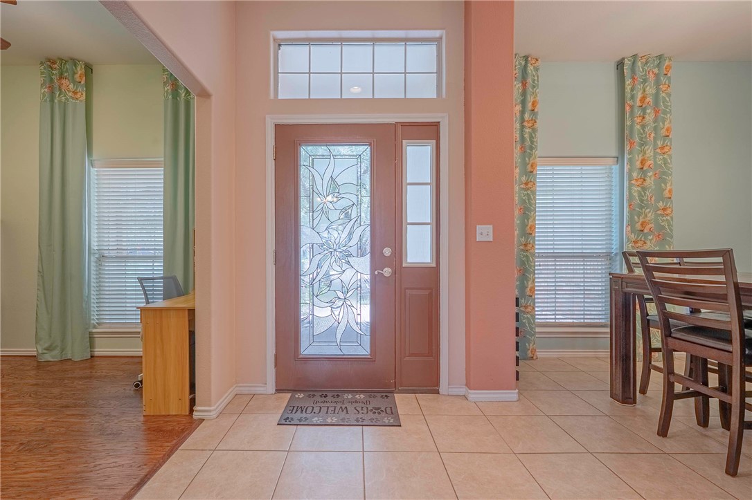412 Fairway Oaks St Property Photo 15