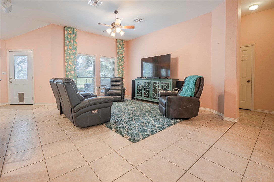 412 Fairway Oaks St Property Photo 20