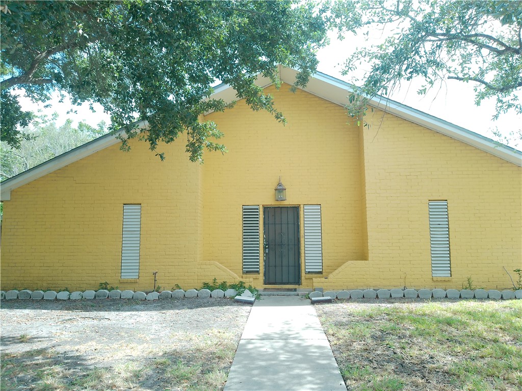 5230 Edinburg Cir Property Photo 1