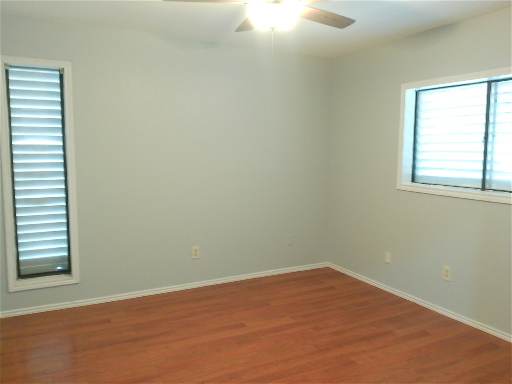 5230 Edinburg Cir Property Photo 8