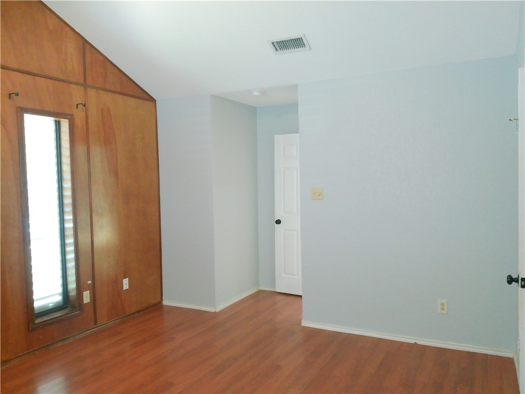 5230 Edinburg Cir Property Photo 14