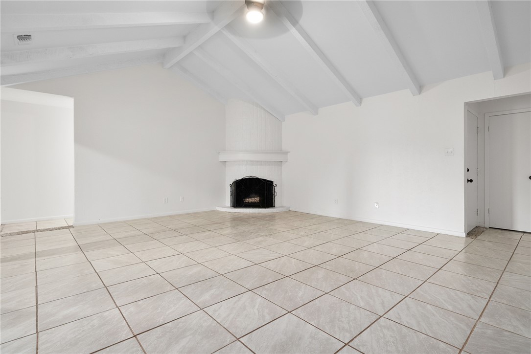 5009 Wingfoot B Property Photo 6