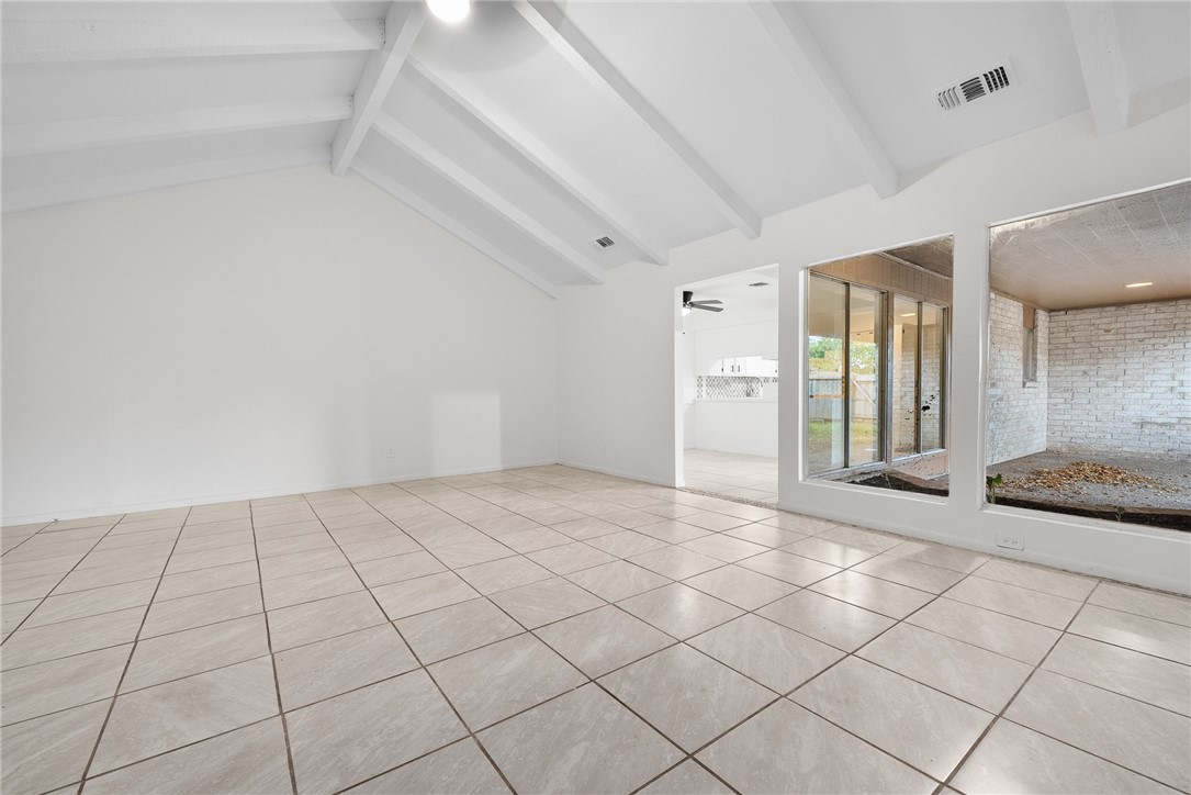 5009 Wingfoot B Property Photo 7