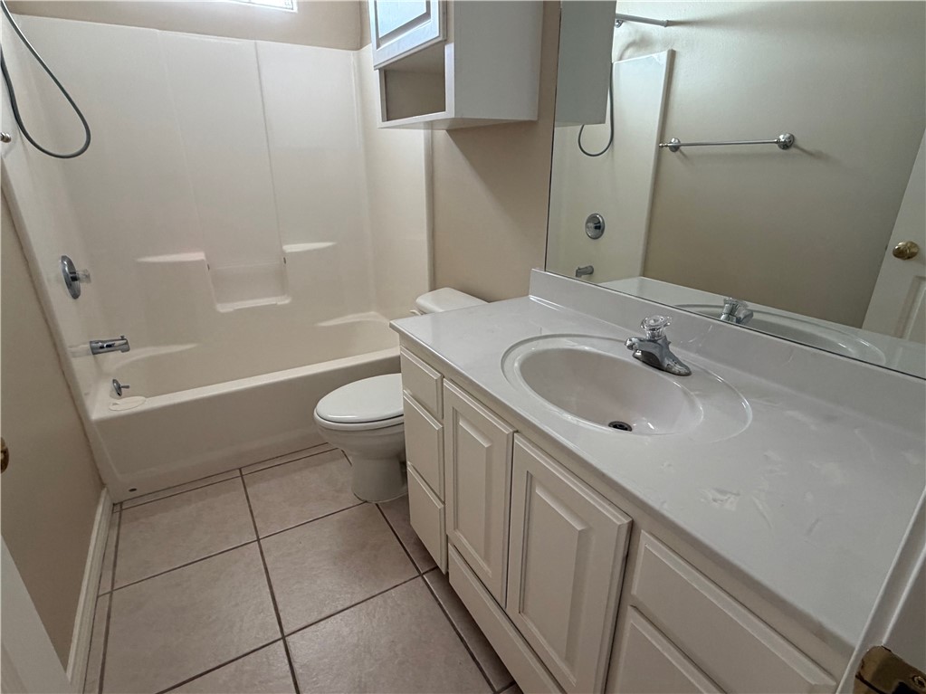 15210 Cruiser St B Property Photo 9