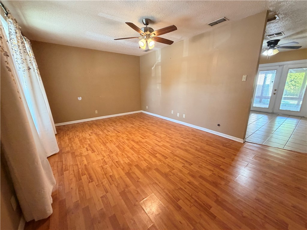 1708 Crosby St Property Photo 2
