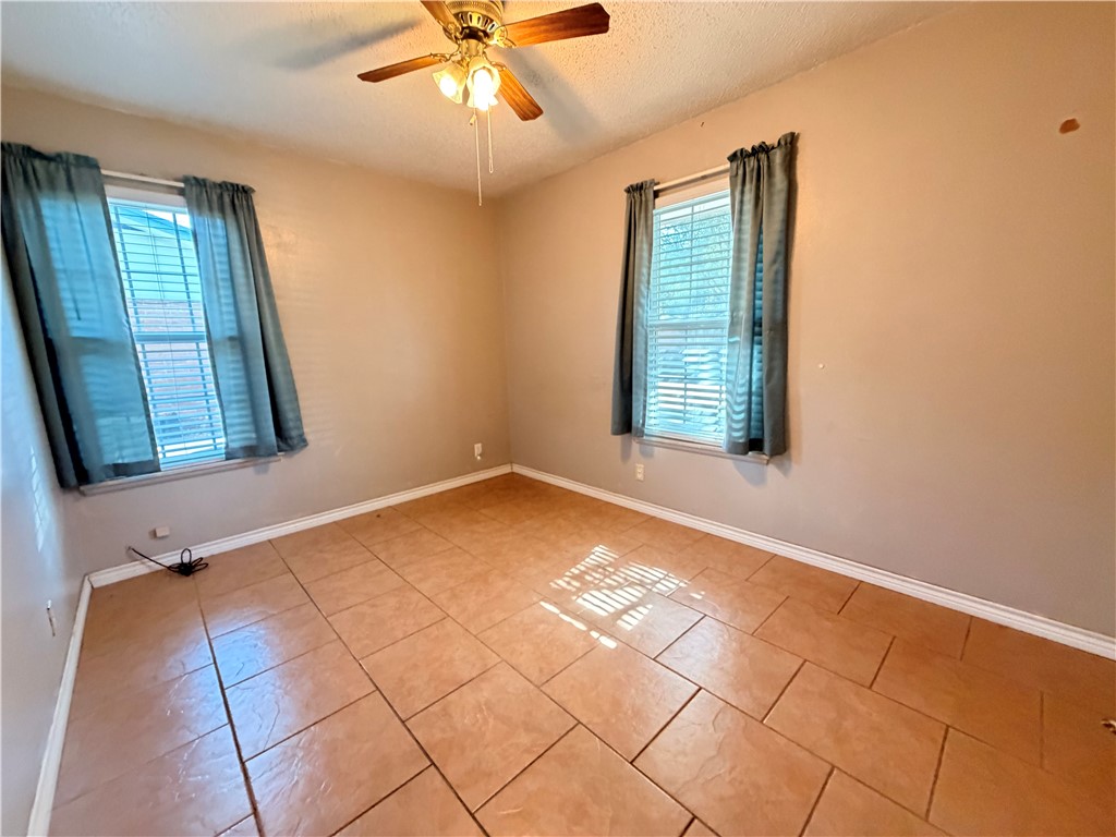 1708 Crosby St Property Photo 11