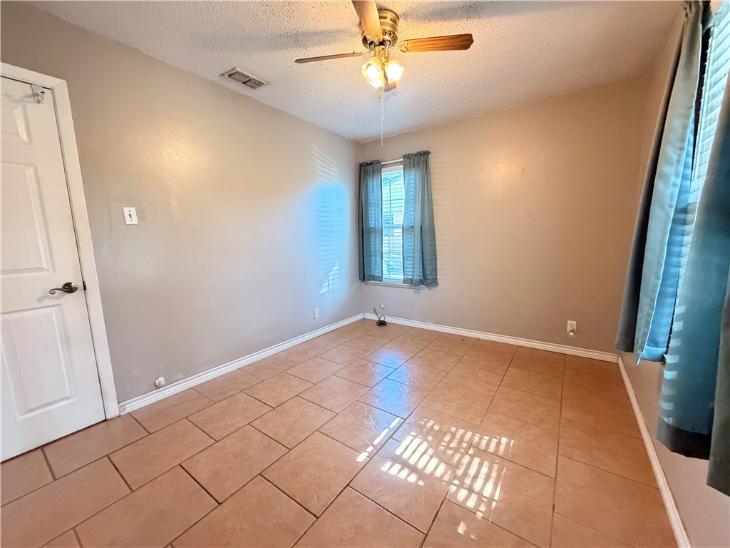 1708 Crosby St Property Photo 12