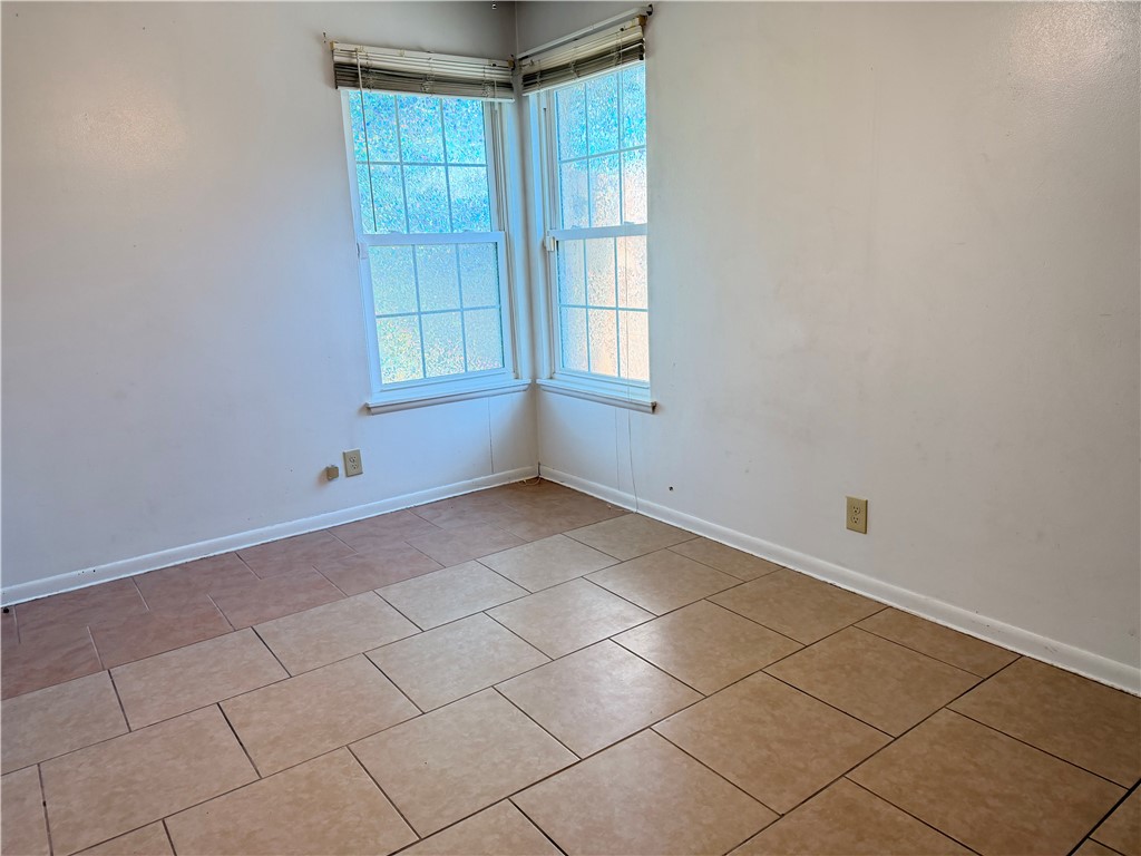 1708 Crosby St Property Photo 15