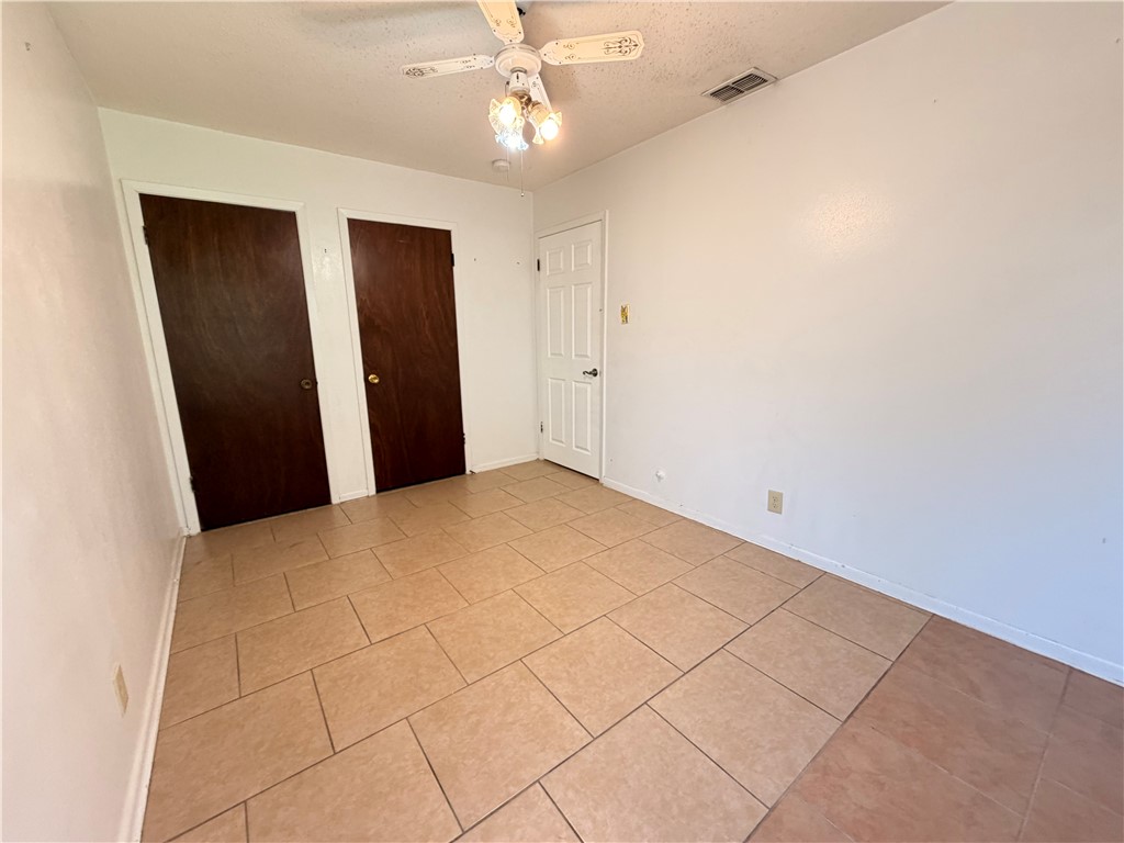1708 Crosby St Property Photo 18