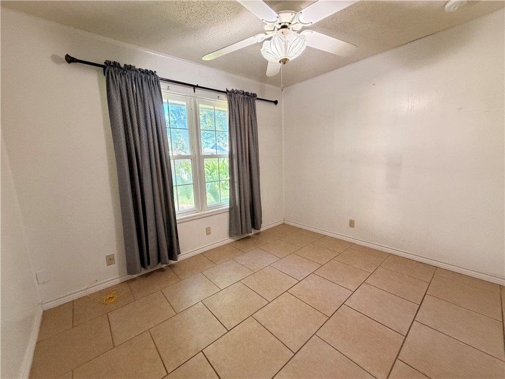 1708 Crosby St Property Photo 23