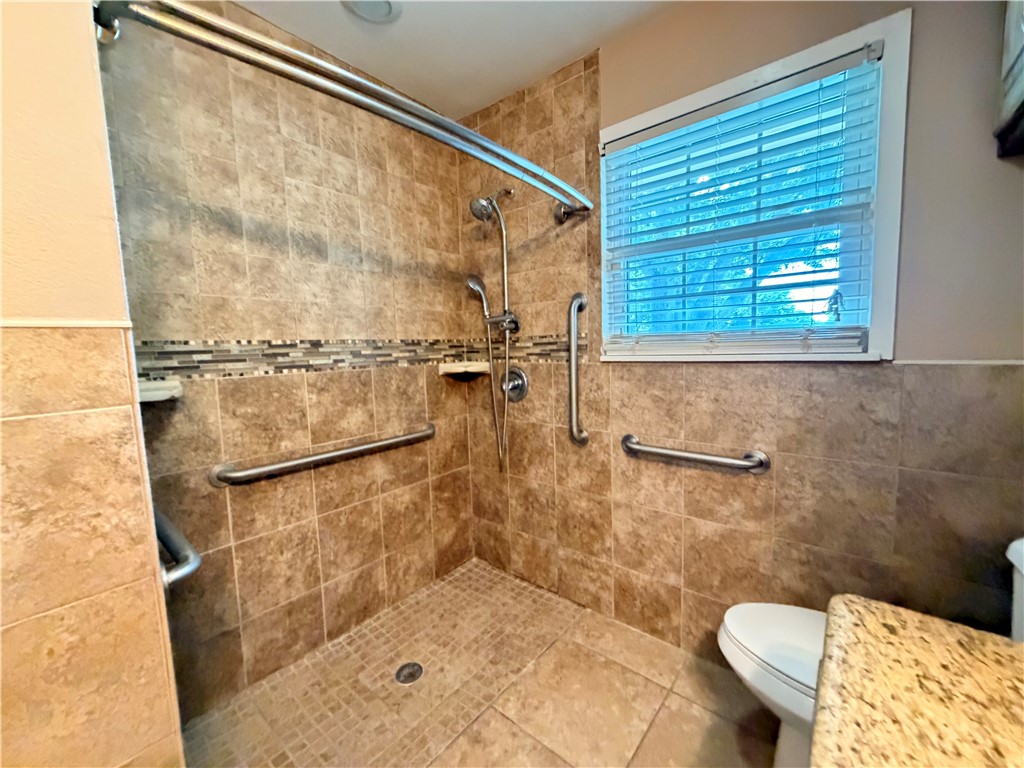 1708 Crosby St Property Photo 25