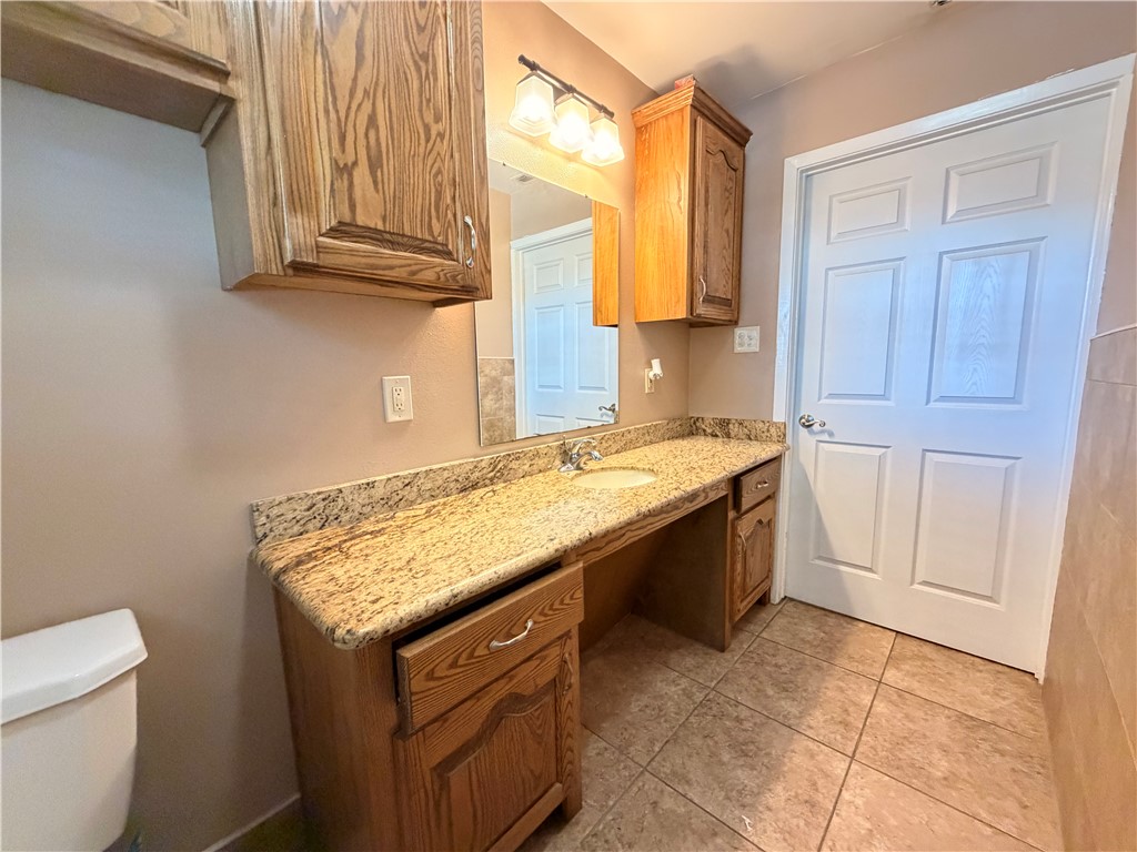1708 Crosby St Property Photo 26