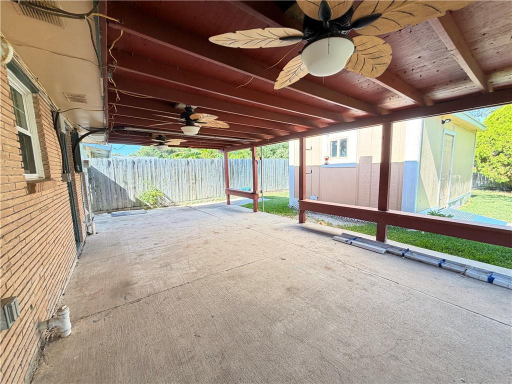 1708 Crosby St Property Photo 27
