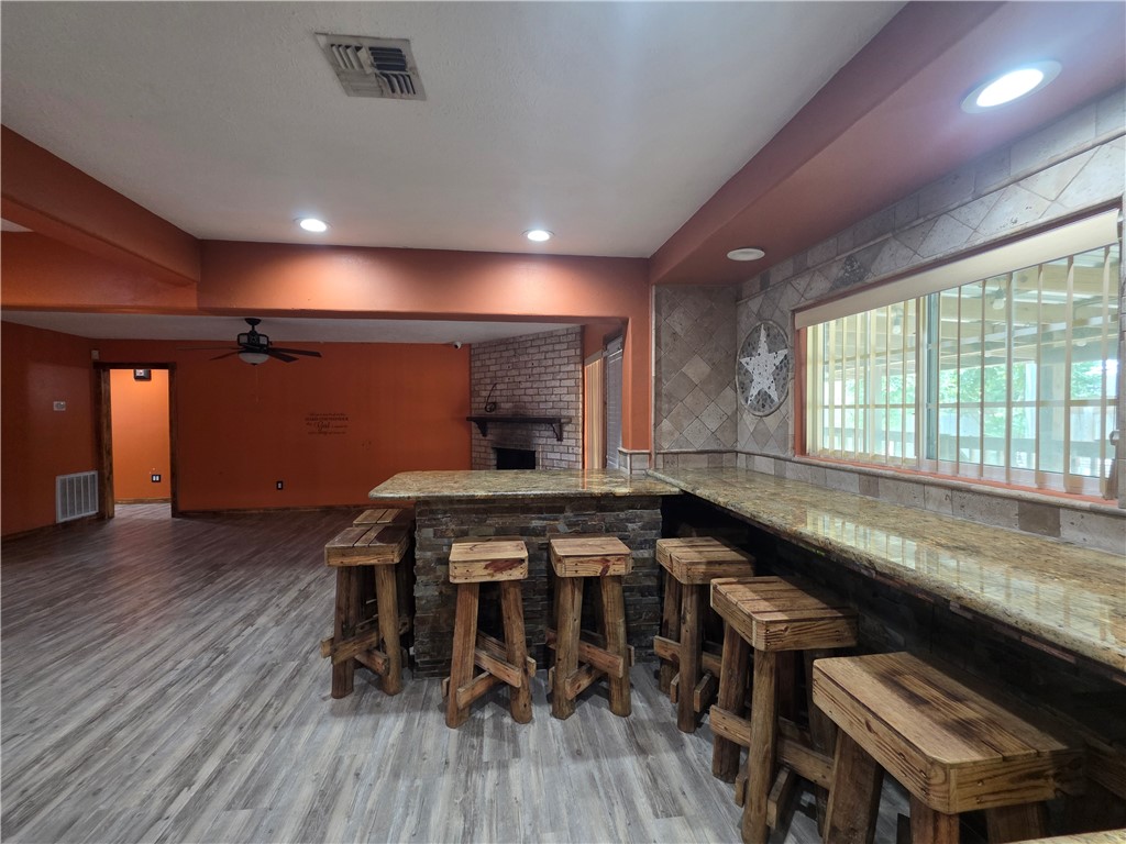 1905 Suntide Road Property Photo 9