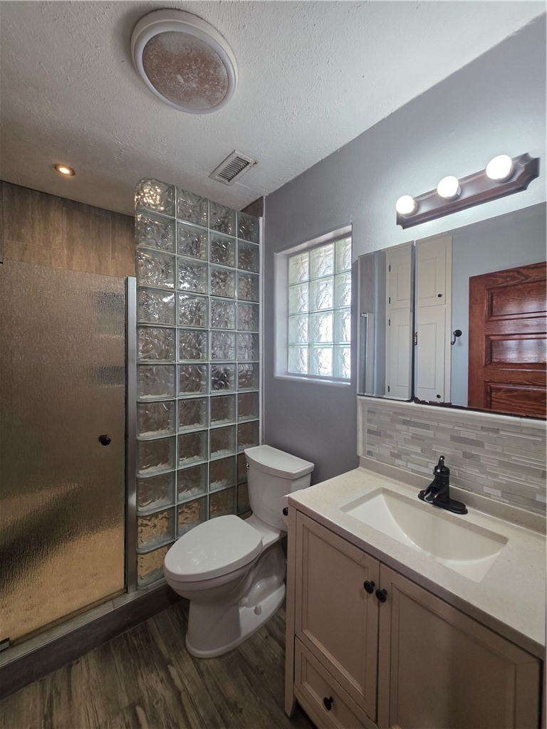1905 Suntide Road Property Photo 34