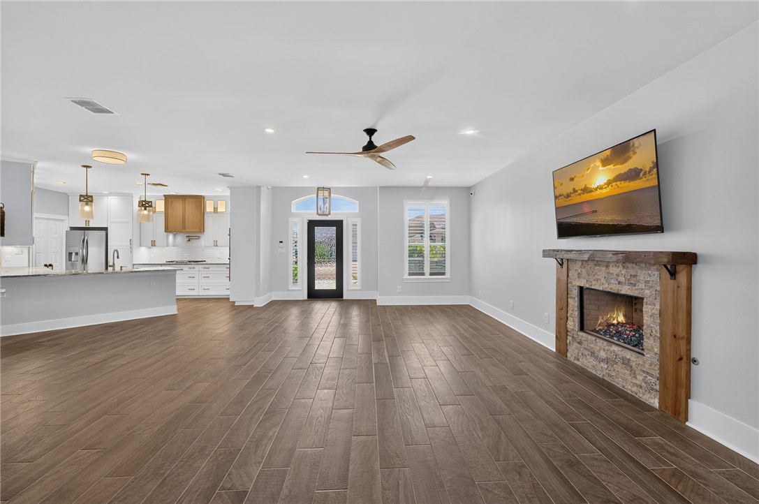 15309 Beaufort Ct Property Photo 4