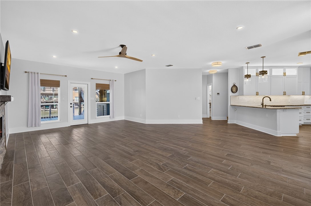 15309 Beaufort Ct Property Photo 5