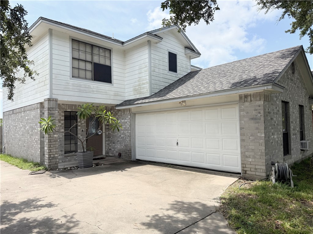 7638 Clearbrook Dr Property Photo 1