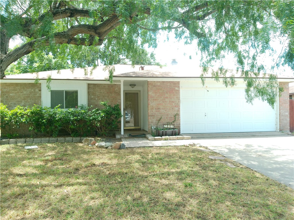 2118 Meadowgrove Dr Property Photo 1