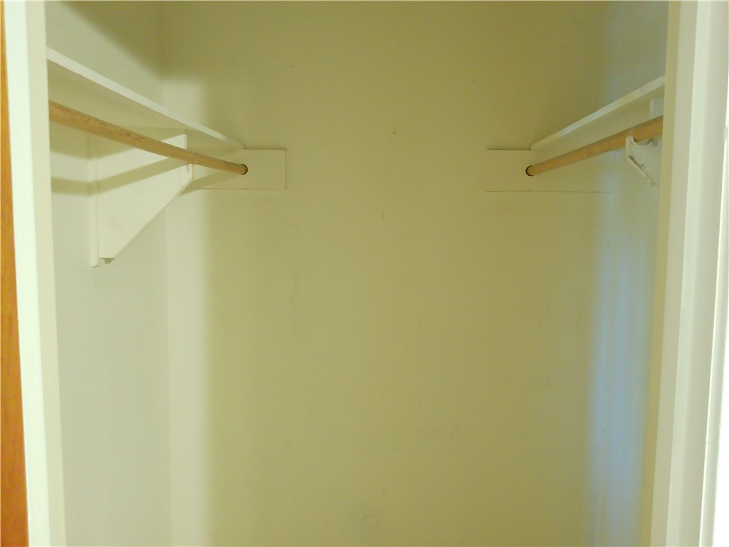 2118 Meadowgrove Dr Property Photo 4