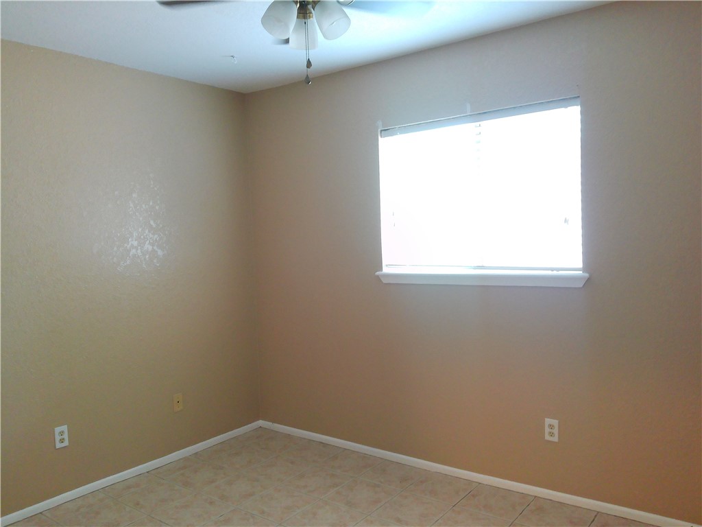 2118 Meadowgrove Dr Property Photo 7