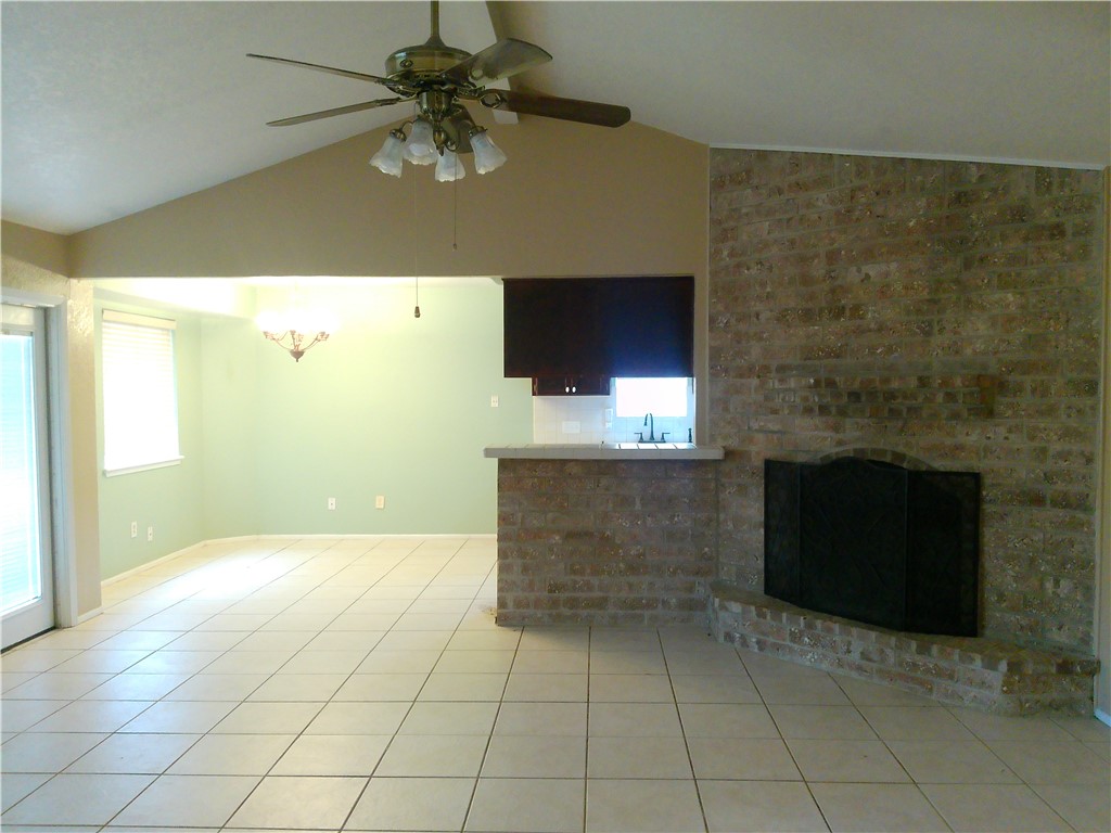 2118 Meadowgrove Dr Property Photo 10