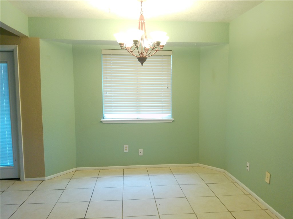 2118 Meadowgrove Dr Property Photo 14