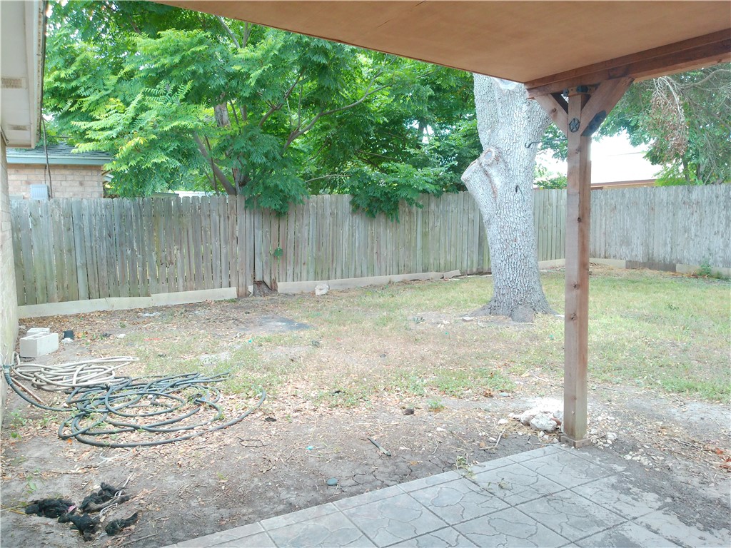 2118 Meadowgrove Dr Property Photo 15