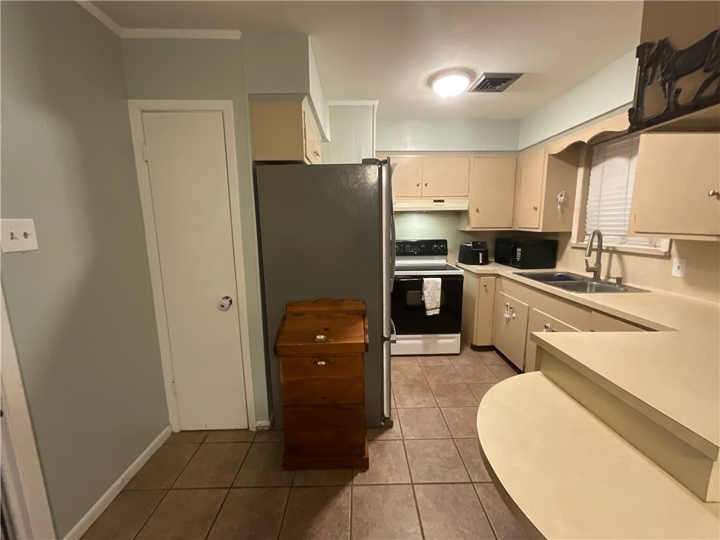 1705 Denver Property Photo 7