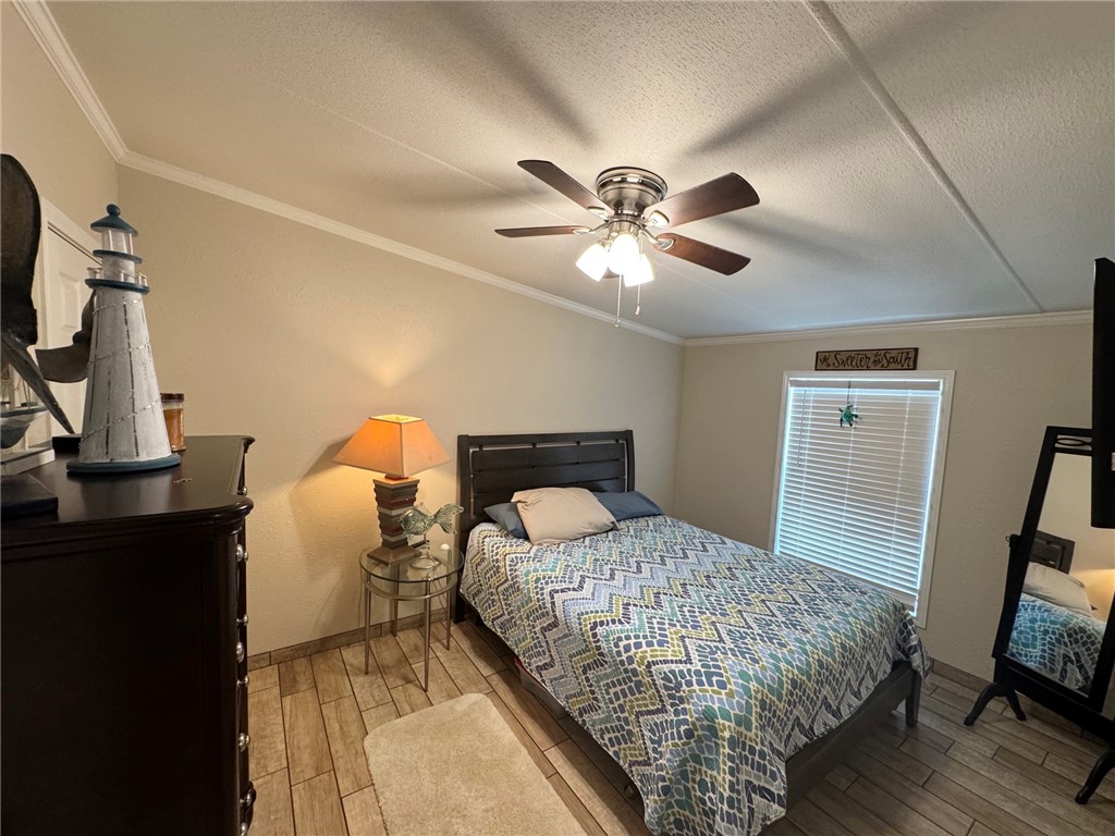 1516 Whispering Sands St Property Photo 12