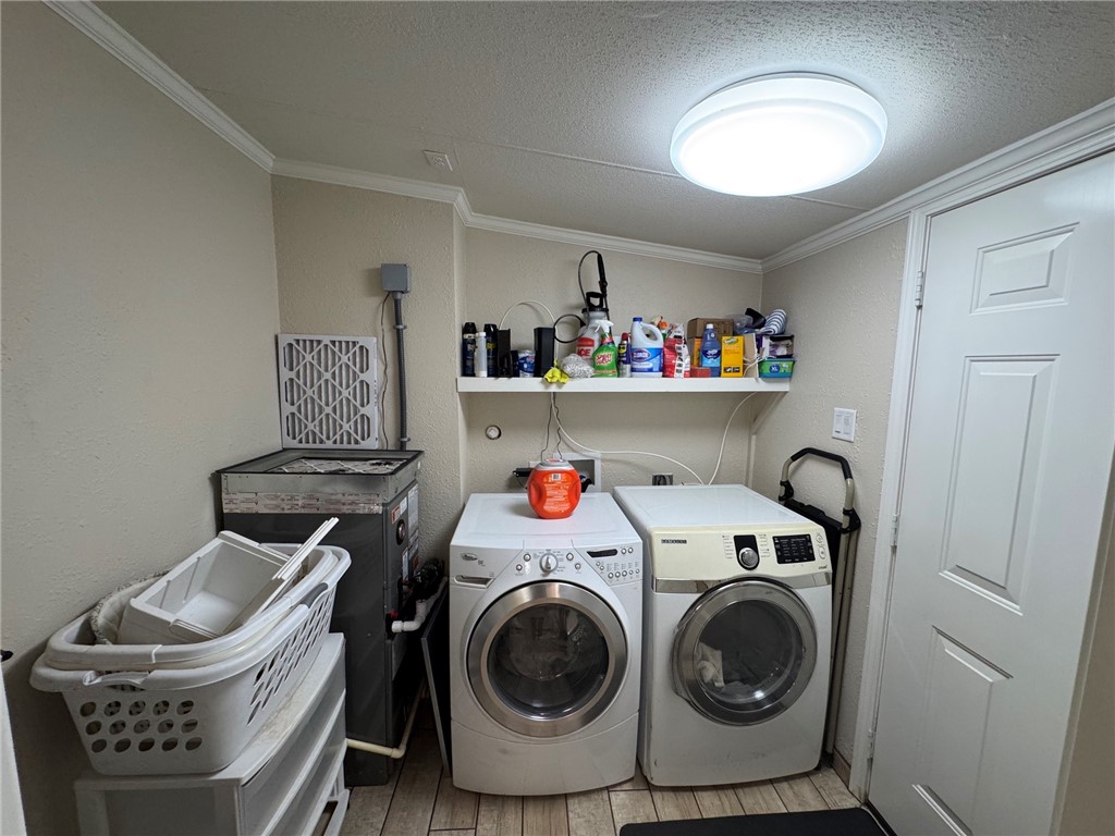 1516 Whispering Sands St Property Photo 14