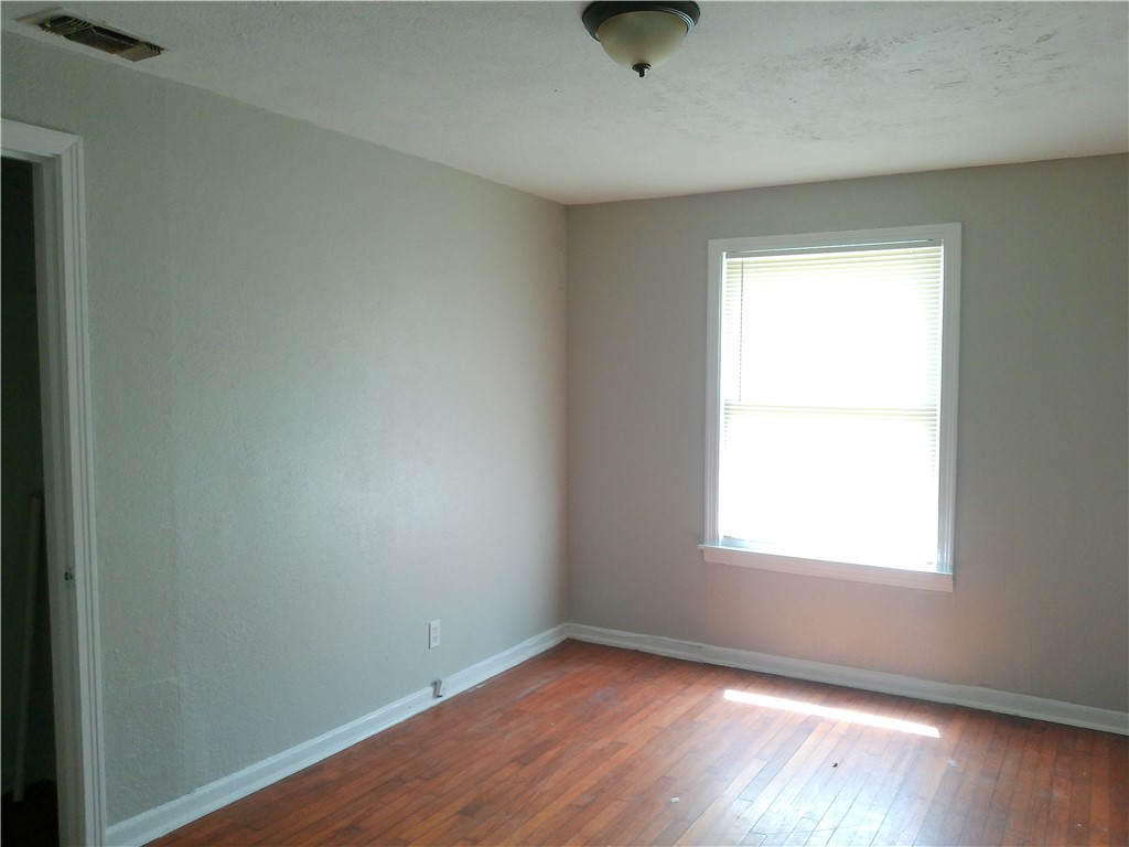 3549 Cypress St Property Photo 5