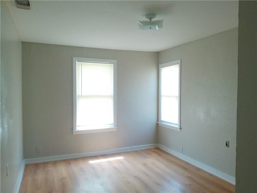 3549 Cypress St Property Photo 6