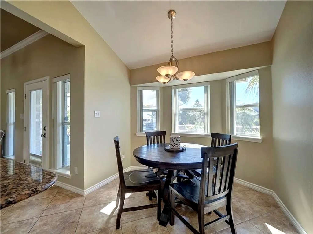 14153 Atascadera Ave Property Photo 5