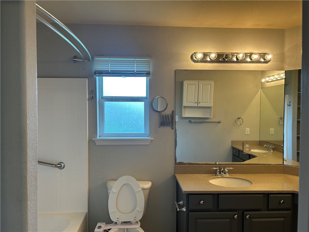 6726 Labonte Property Photo 9