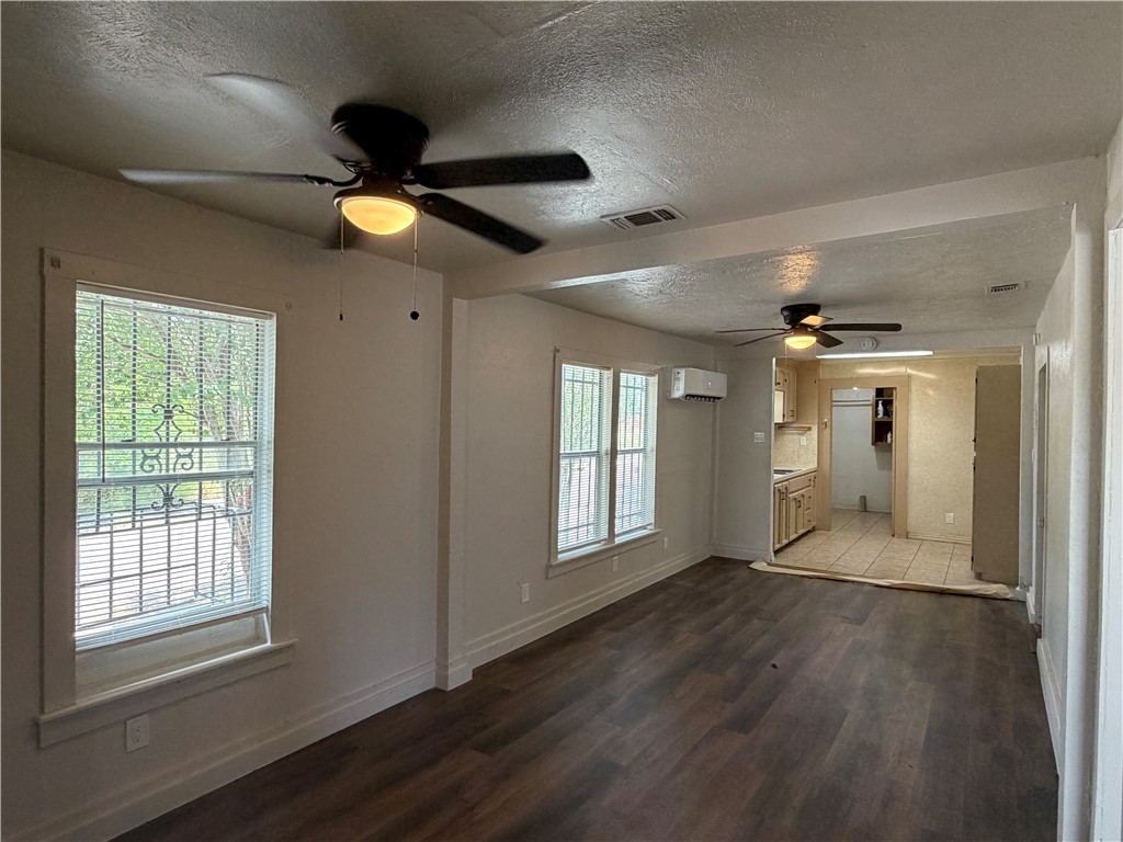 200 Clemmer St A Property Photo 4