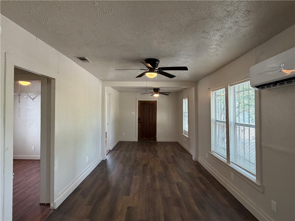 200 Clemmer St A Property Photo 5