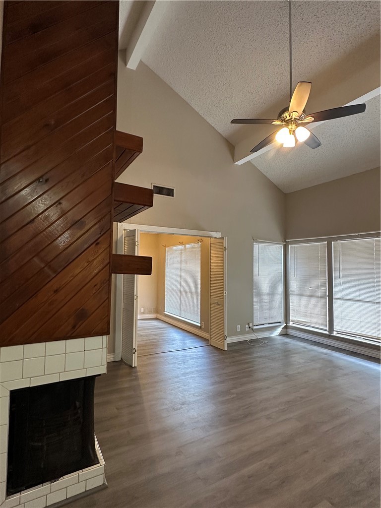 2429 Woodway Dr Property Photo 6