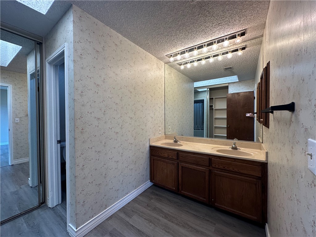 2429 Woodway Dr Property Photo 17