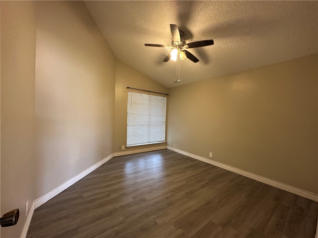 2429 Woodway Dr Property Photo 21