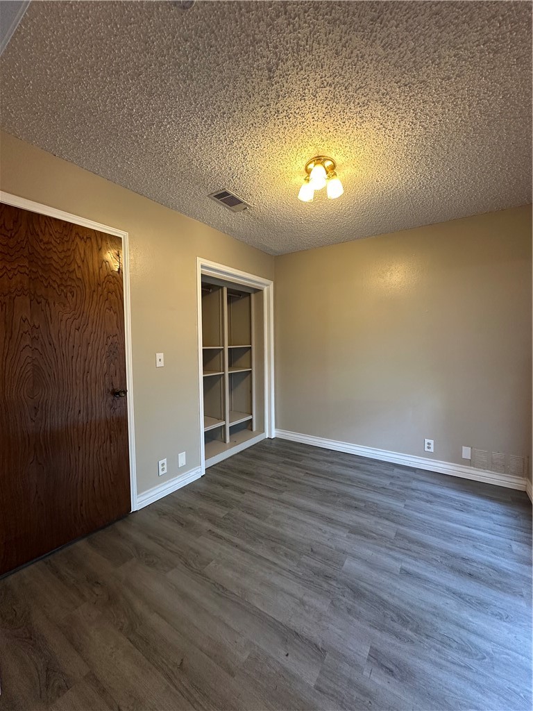 2429 Woodway Dr Property Photo 23