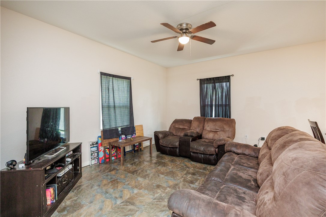 341 Woodlawn St Property Photo 6