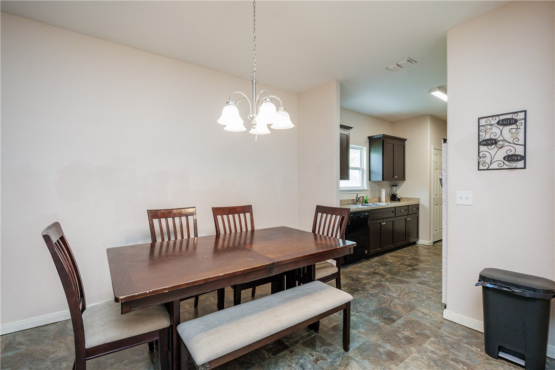 341 Woodlawn St Property Photo 10