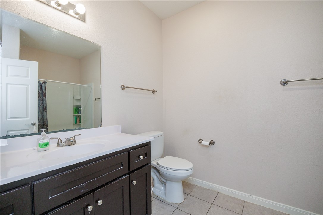 341 Woodlawn St Property Photo 18