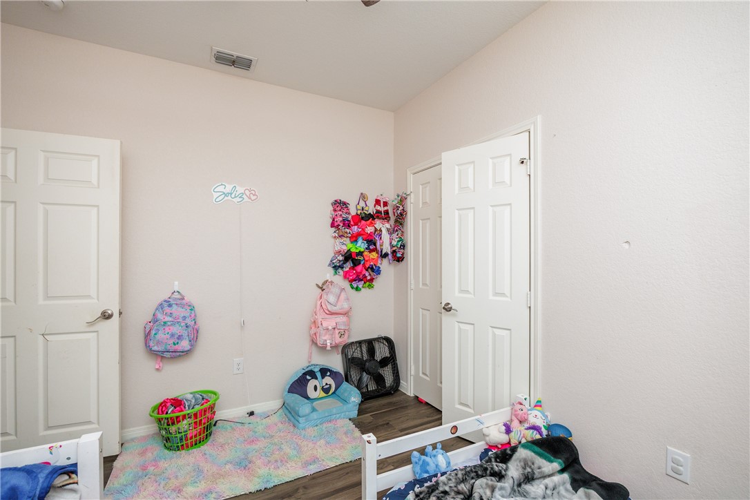 341 Woodlawn St Property Photo 21