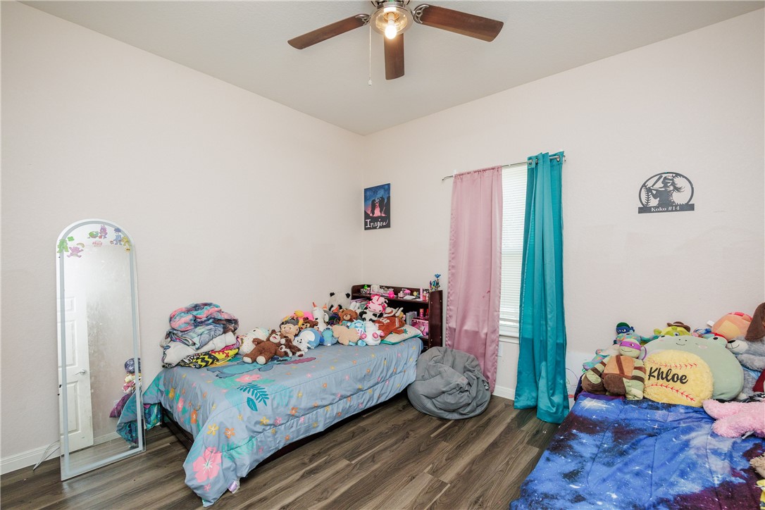 341 Woodlawn St Property Photo 25