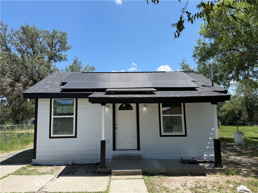 509 W Sylvia St Property Photo 1
