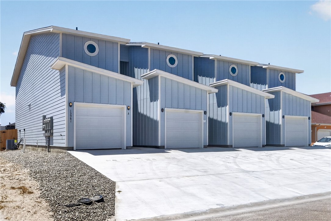 13981 Ports O Call Dr Property Photo 2