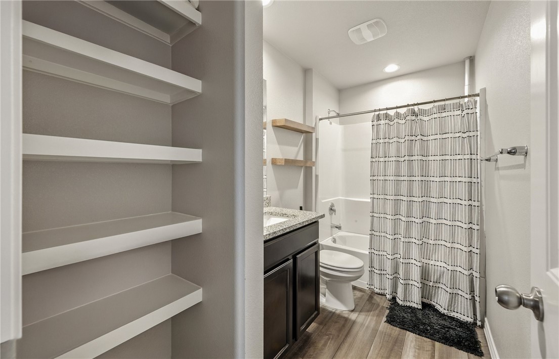 1293 Carnaby St Property Photo 7