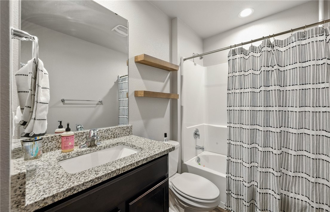 1293 Carnaby St Property Photo 8